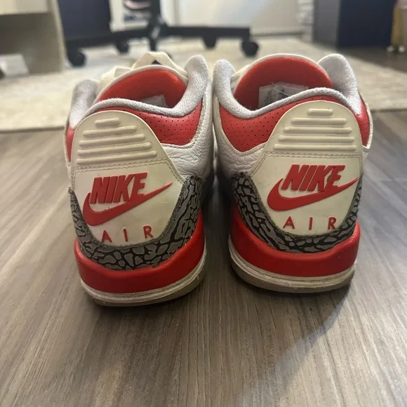 Fire red Jordan 3s Authentic - Picture 6 of 11
